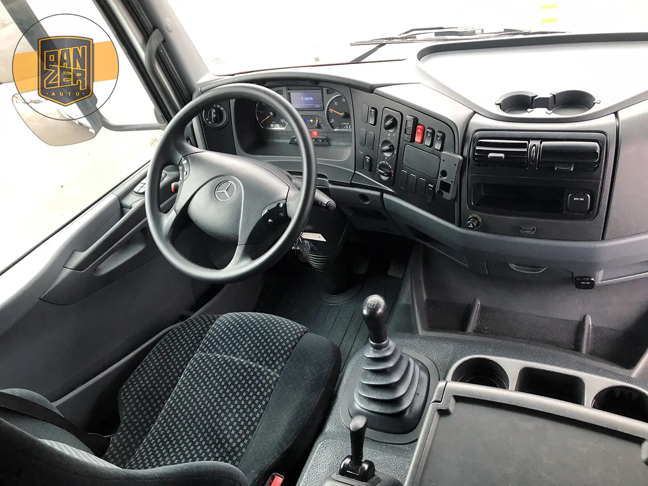 Mercedes Atego 1224L, 02/2013г, штора 50 м3, гидролифт, 2 спальника - фото 4