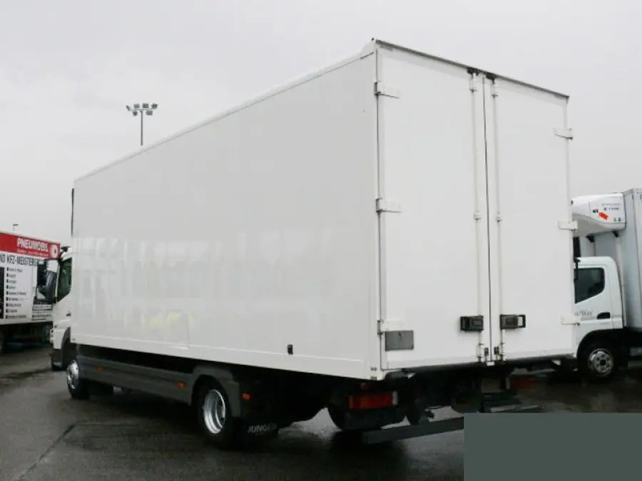 Фургон Mercedes Atego 824, длина 7.2м, ворота, без пробега по РФ - фото