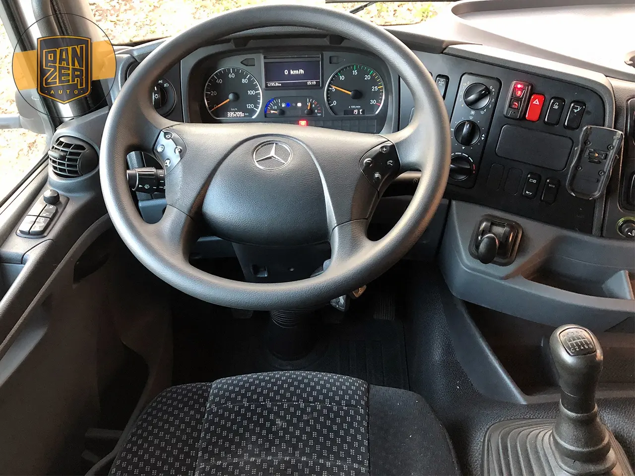 Mercedes Atego 1229L, 2012г, штора 50м3, гидролифт - фото 4