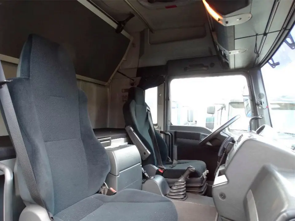 MAN TGL 8.250 BL, 2010г, штора 39м3, гидролифт, 2 спальника - фото 3