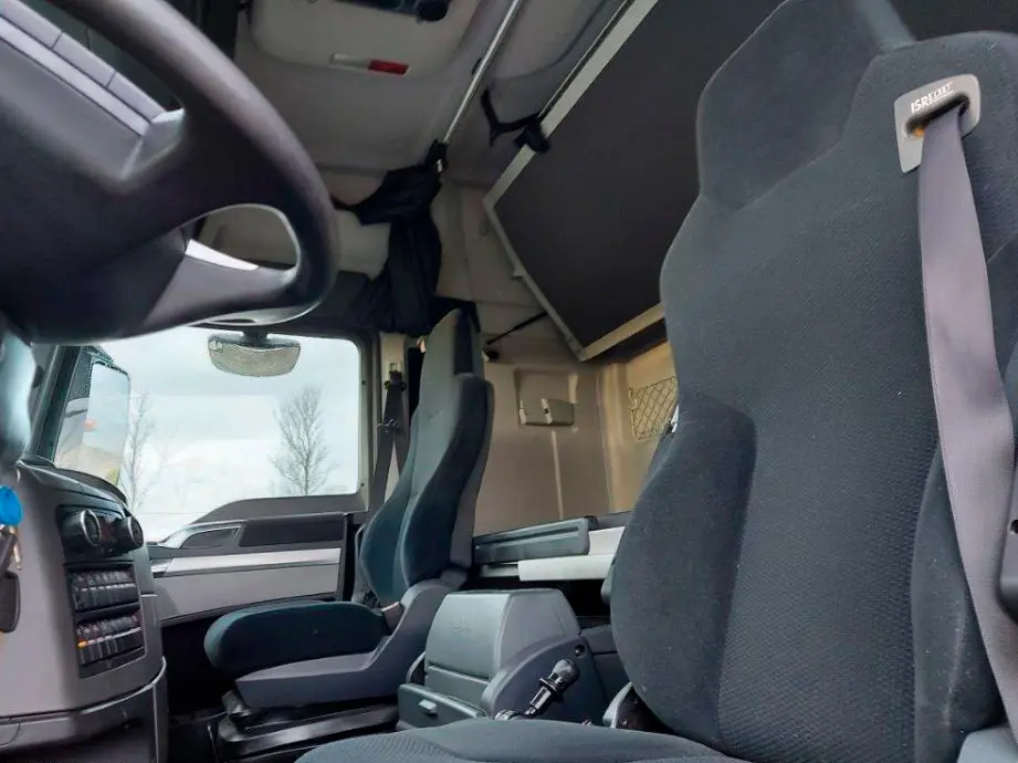 Кубовик MAN TGX 26.440, 6х2, 2015 год, штора 71 куб, 24 европалета, гидроборт, без пробега по РФ - фото 4