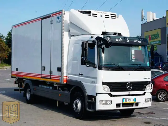 Рефрижератор Mercedes Atego 1224L, спальник, фургон с воротами. Г\п 7т - фото