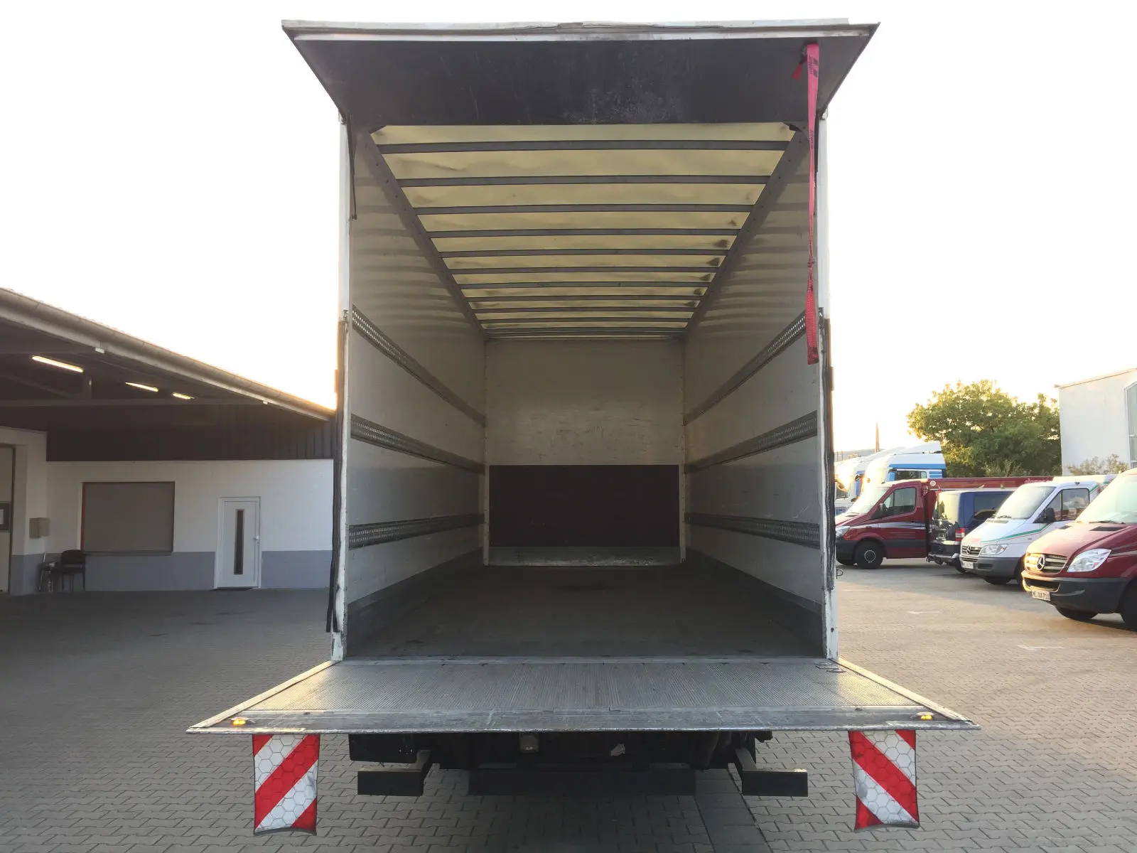 MAN TGL 12.220 BL,  фургон 7.2м, гидролифт, без пробега по РФ - фото 2