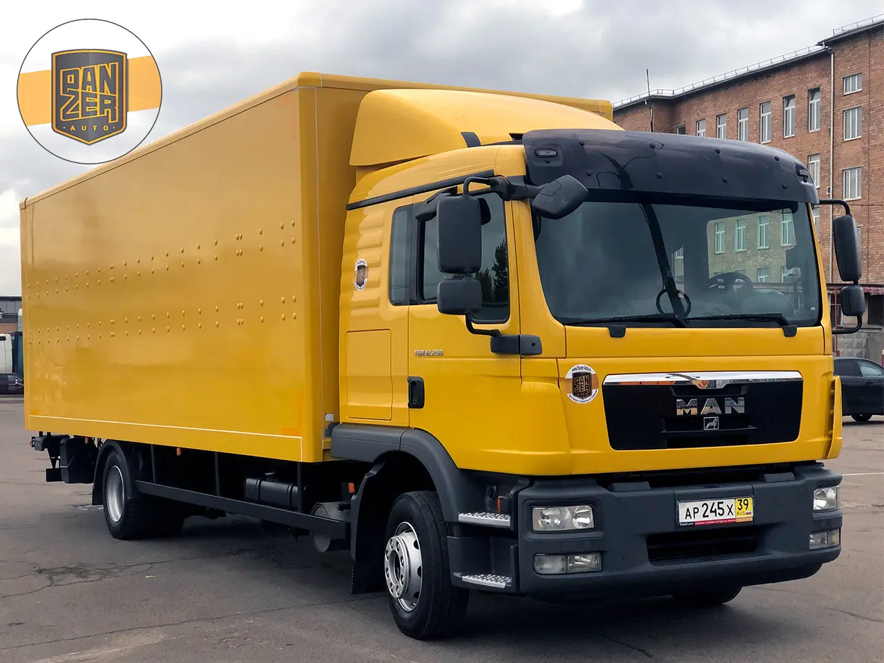 MAN TGM 12.250, 12/2012 год, фургон 46 кубов с гидролифтом - фото