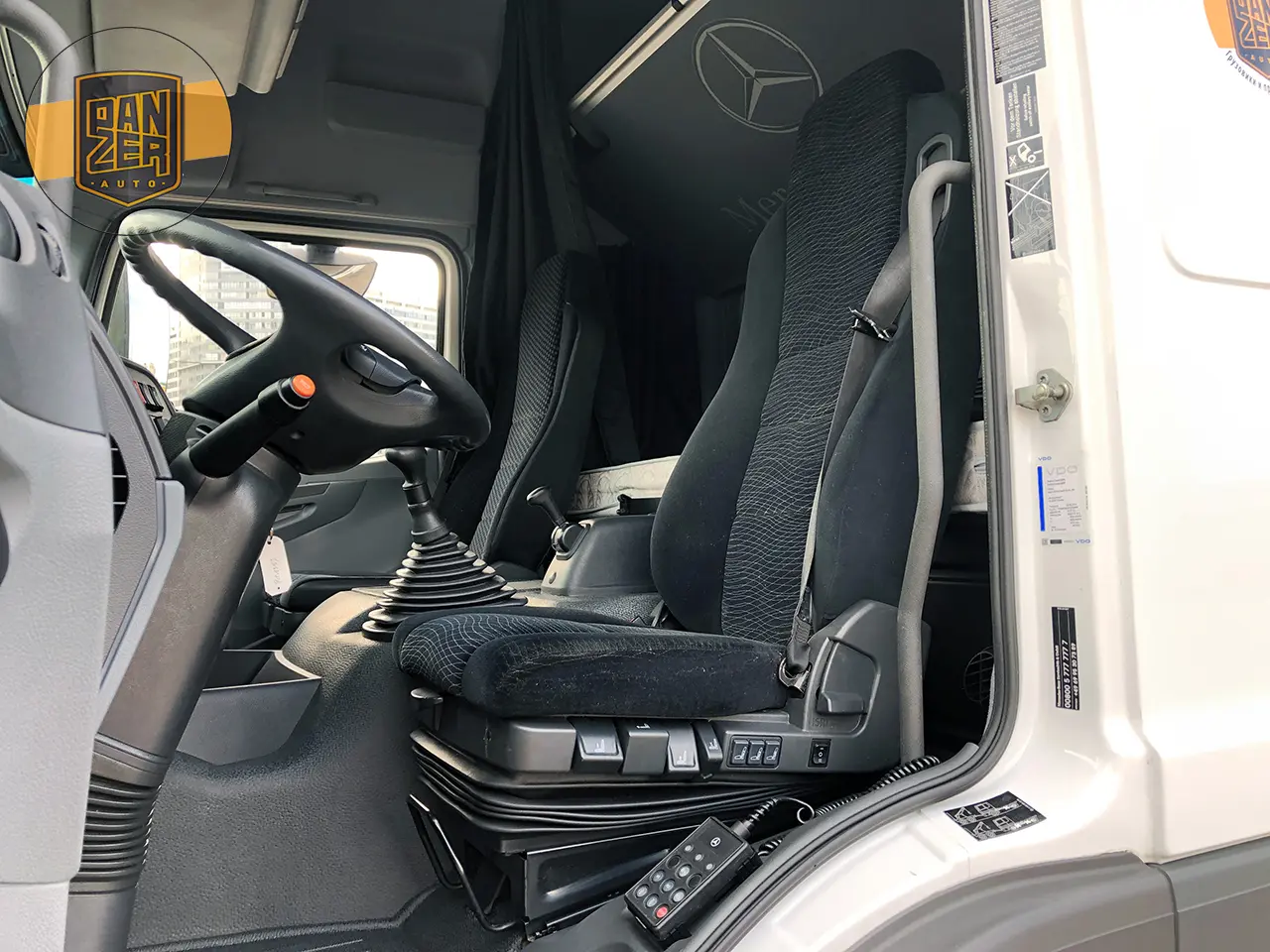 Mercedes-Benz Atego 1229, 2013 год, штора 51 м3, гидроборт, 2 спальника - фото 3