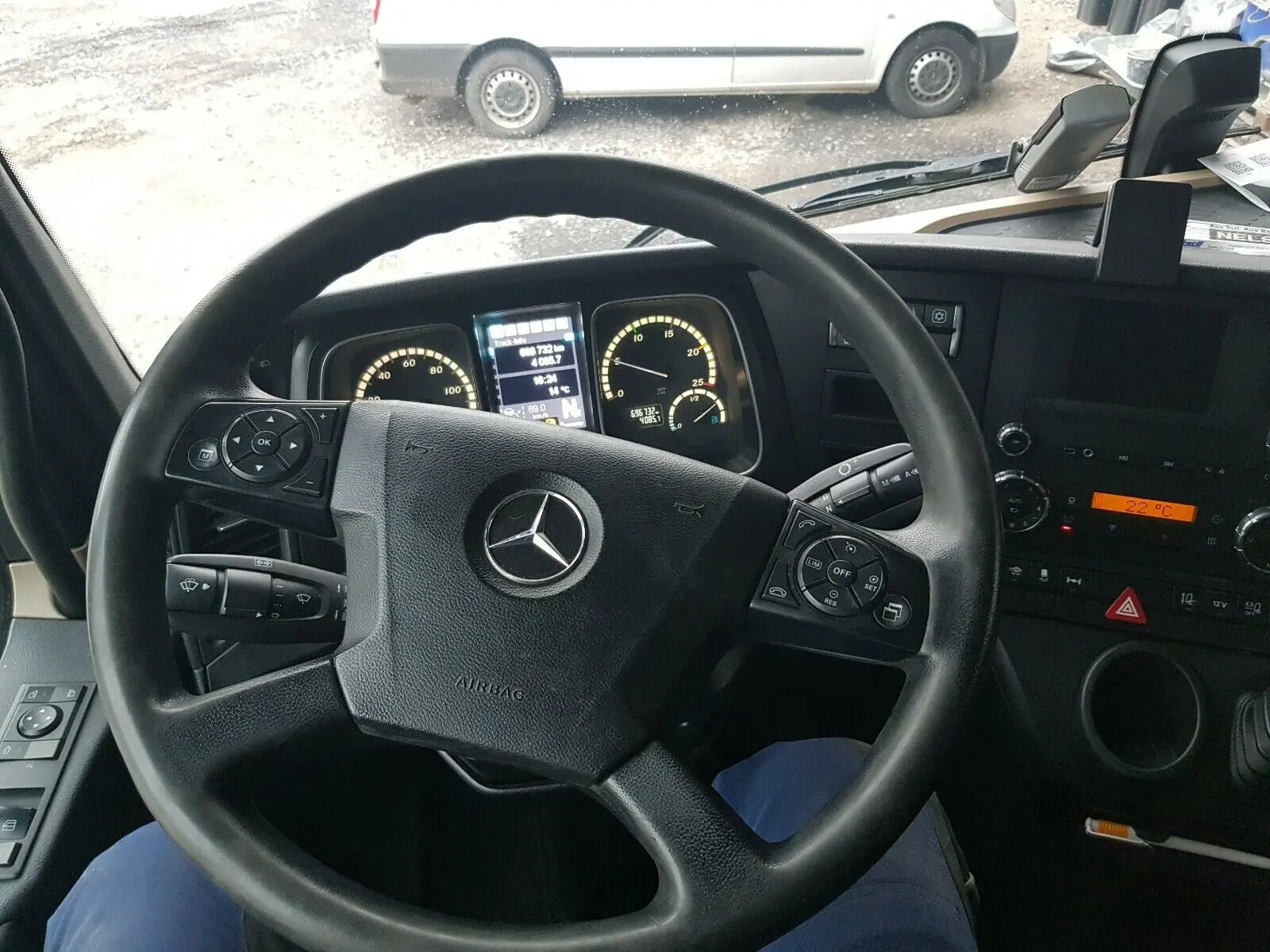 Mercedes-Benz Actros 2545 штора 60 кубов, 2014 г, 2 спальных места, без пробега по РФ - фото 4