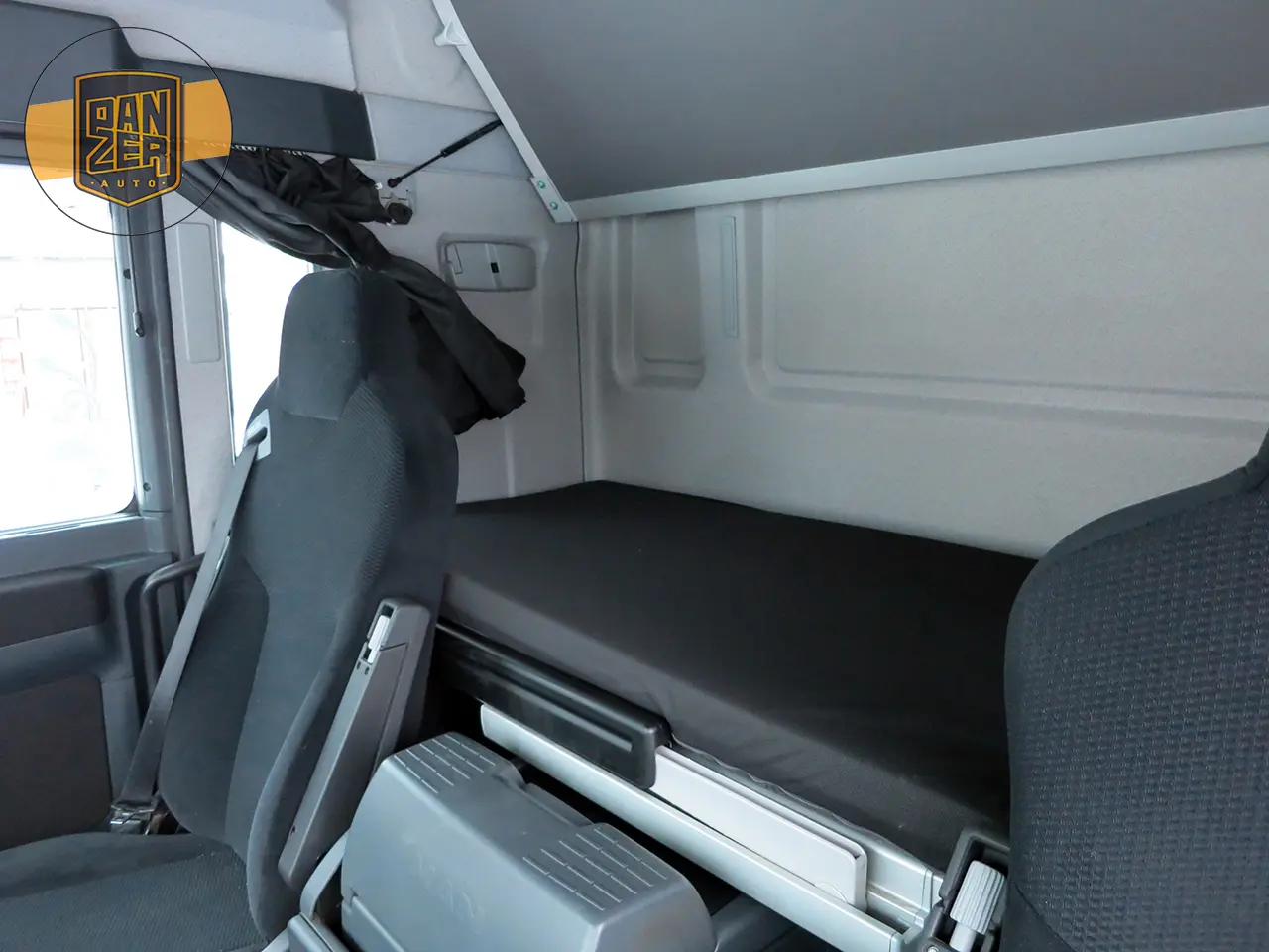 MAN TGM 12.290 BL, 2014 год, штора-борт 51м3, ворота - фото 17