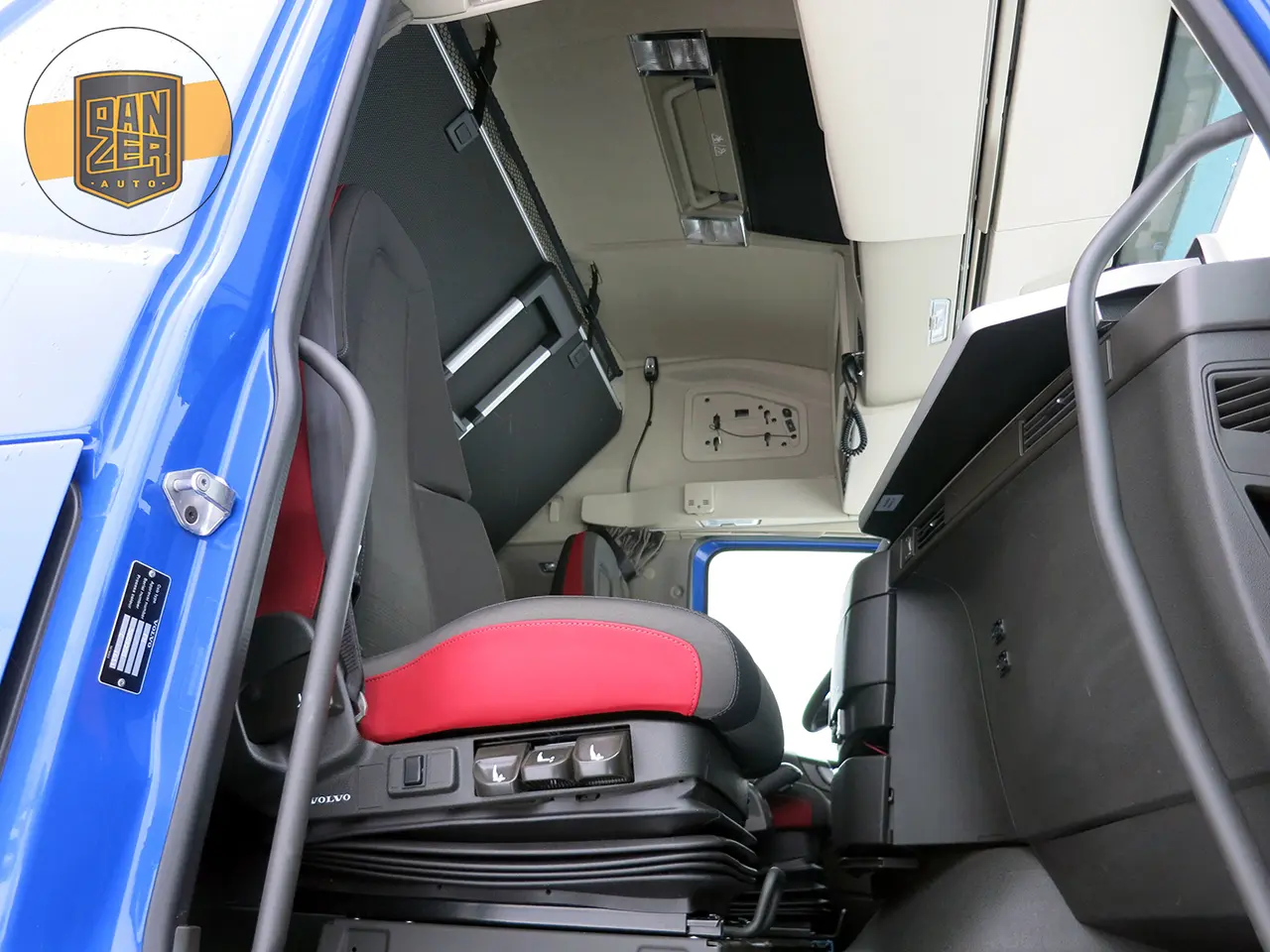 Рефрижератор пятнадцатитонник Volvo FH 500, объем 45 кубов, 2017 год - фото 13