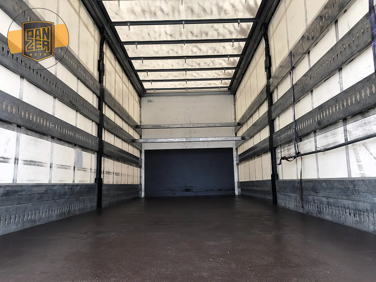MAN TGM 12.290 LL, 2012 год, штора 50 кубов с гидролифтом - фото 2