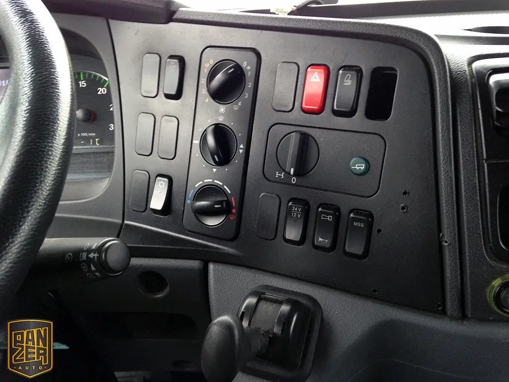 Mercedes Atego 824, штора 58м3, длина 7.5м, 2 спальника, без пробега по РФ - фото 5