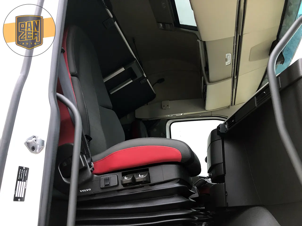 Тягач Volvo FH 500, 2018 год, 6х2, заводской ADR, без пробега по РФ - фото-детальных 13