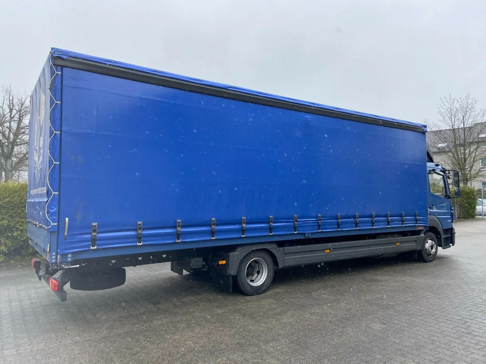 Mercedes Atego 824 L, 2016 год, штора-борт 50 м3, шестицилиндровый мотор, без пробега по РФ - фото