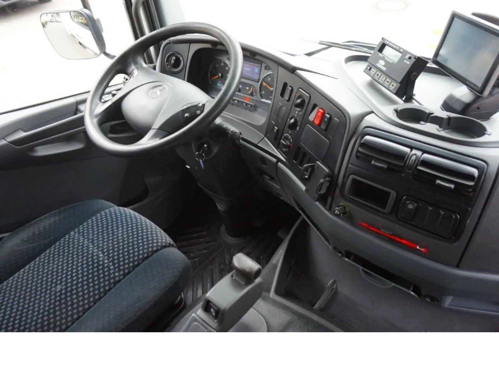 Рефрижератор со спальником Mercedes Atego 1224L, 01/2014 год, 15 европалет - фото 4