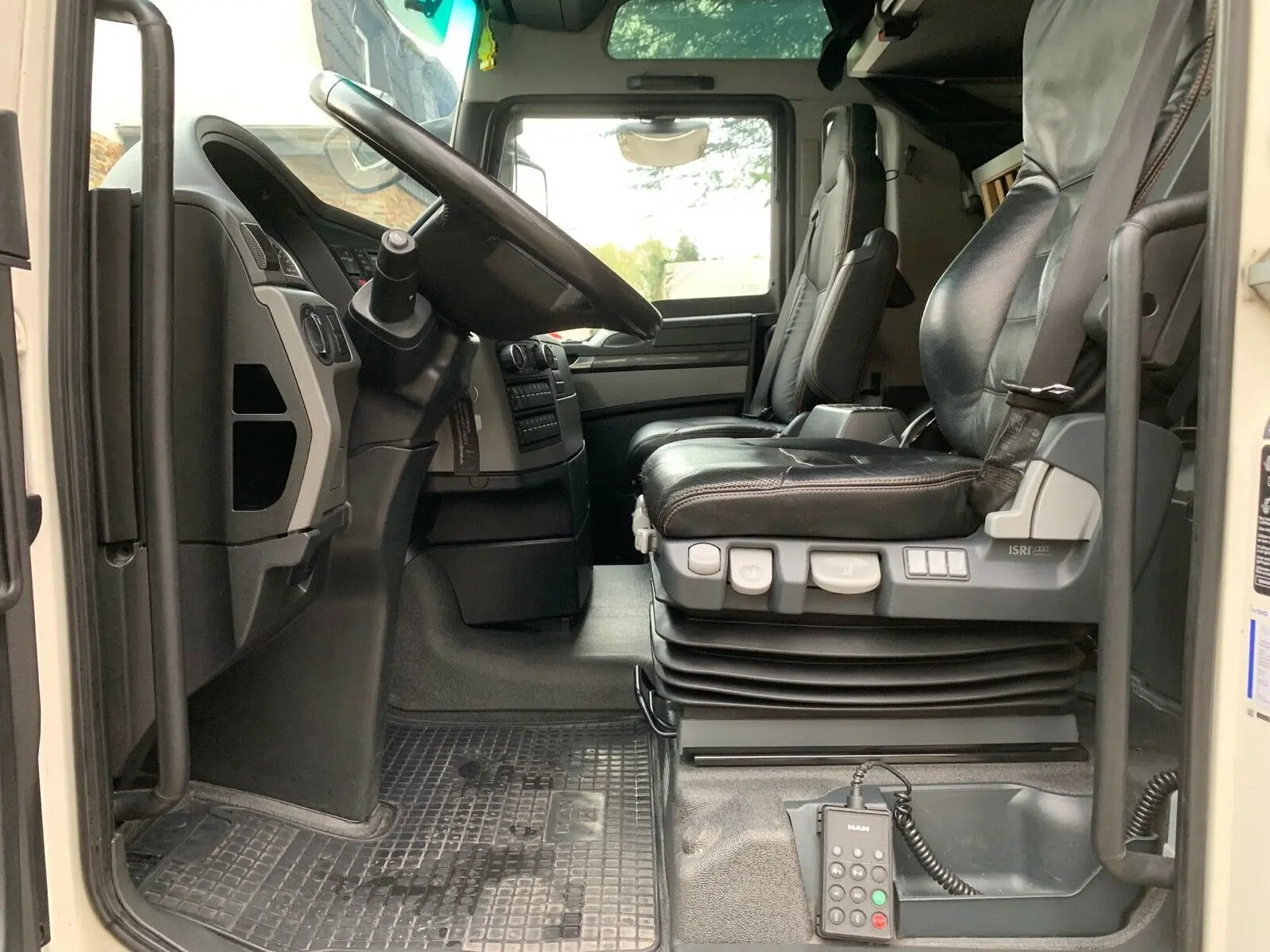 MAN TGX 24.480 штора 60 кубов, 2014 г, подъемная крыша, кабина XXL, без пробега по РФ - фото 3