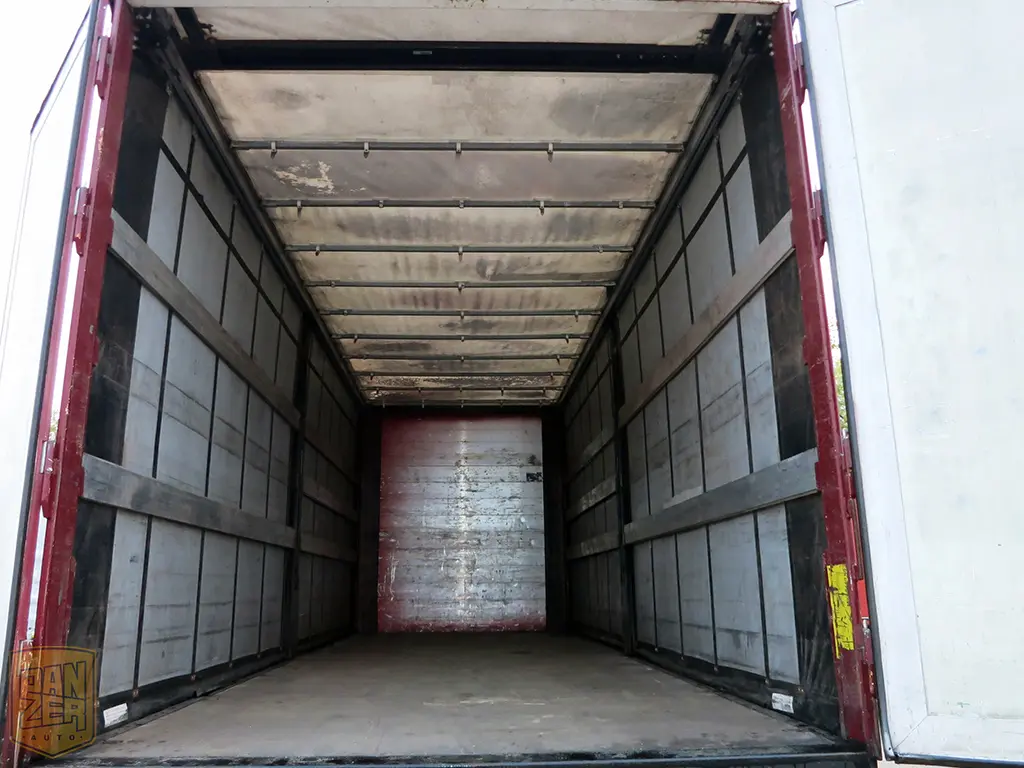 MAN TGX 26.440, тент-штора 52м3, 6х2, 16 тонн, 2011г, высокая кабина - фото 2