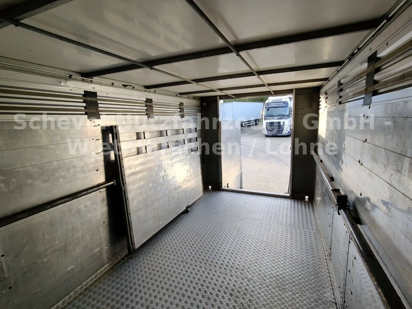 Грузовик для перевозки животных Mercedes Atego 1023, 2014 год, алюминиевый скотовоз 28 м3 - фото 8