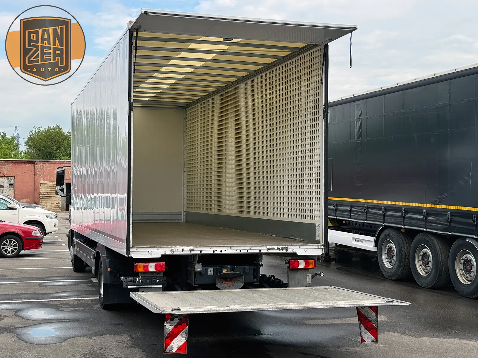 mercedes atego 1224, 2018 год, фургон 50 кубов, гидроборт