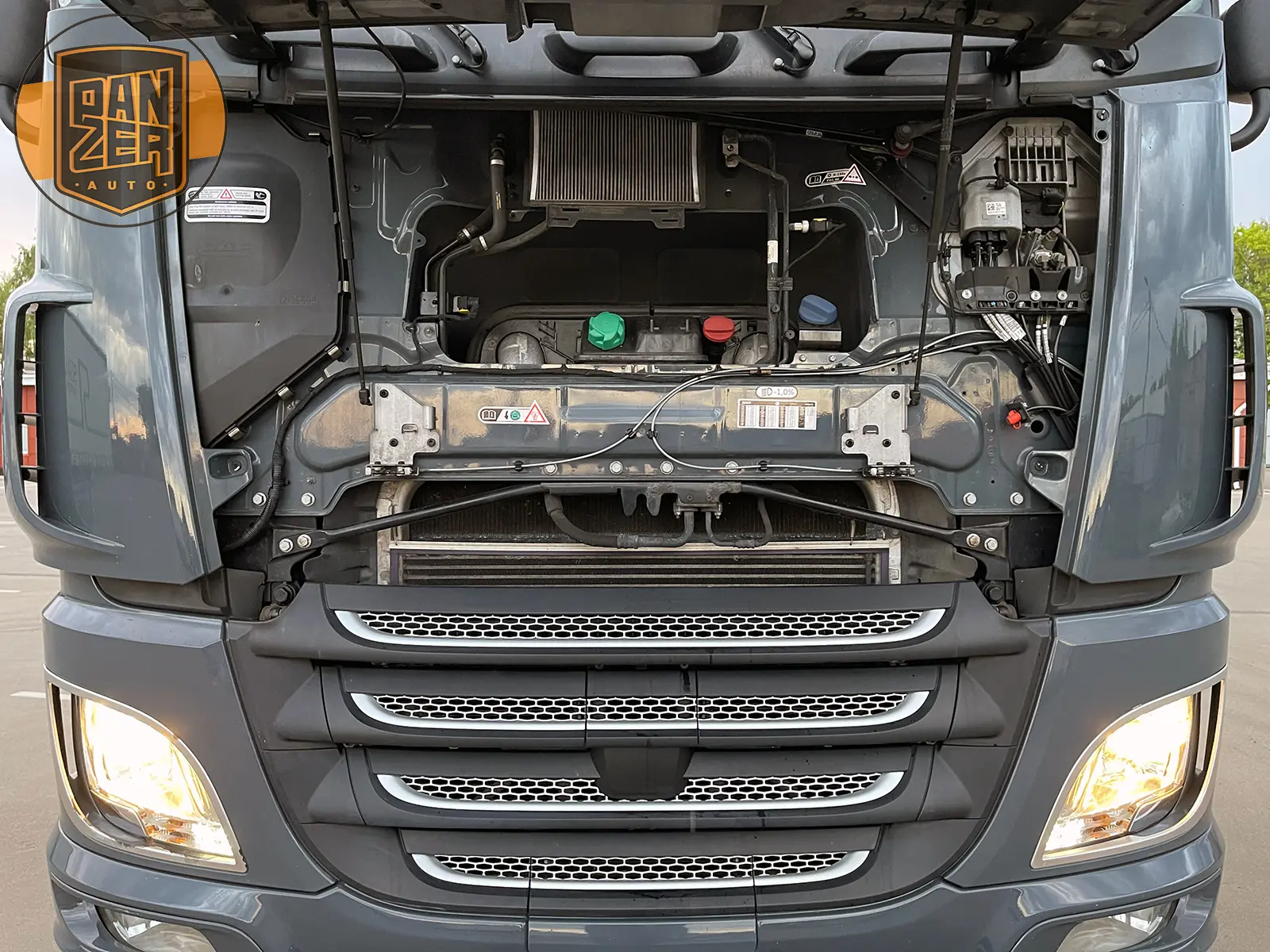 DAF XF530 6x4 тягач-тяжеловоз, сцепной вес 80 тонн - фото-детальных 25