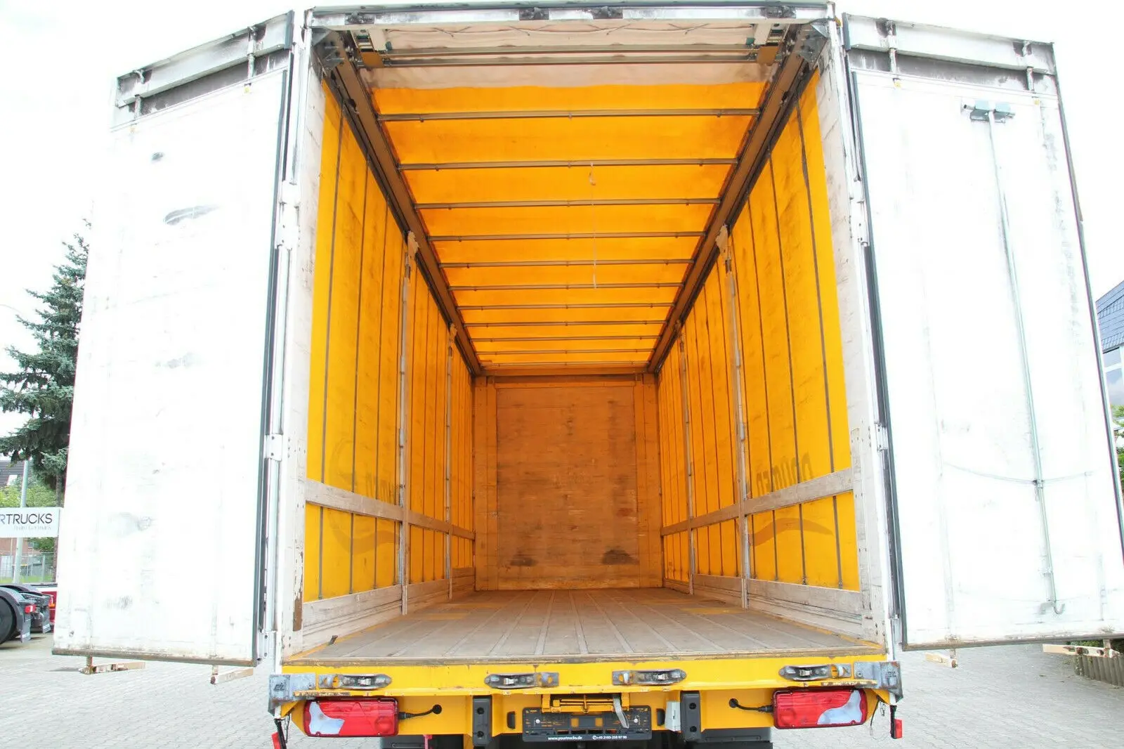 MAN TGX 26.440 штора 60 кубов, 2015 г, все виды загрузки, 20 палет, без пробега по РФ - фото 2