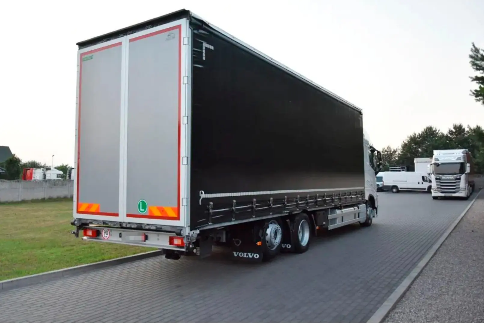 Кубовик Volvo FH 420, 6х2, 2017 год, штора 68 кубов, 23 европалета, без пробега по РФ - фото 8