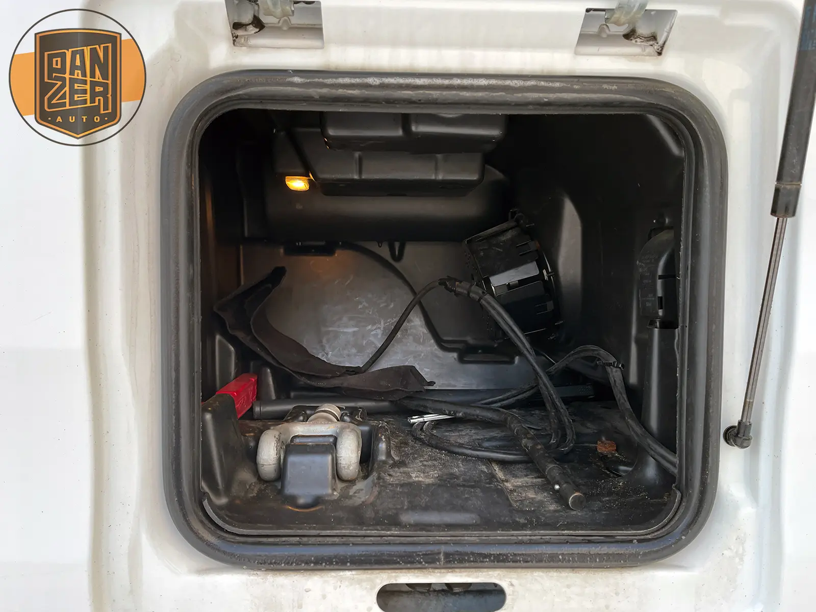 MAN TGX 18.500, тягач 4х2, XXL кабина, 2 бака, максимальная комплектация - фото-детальных 18