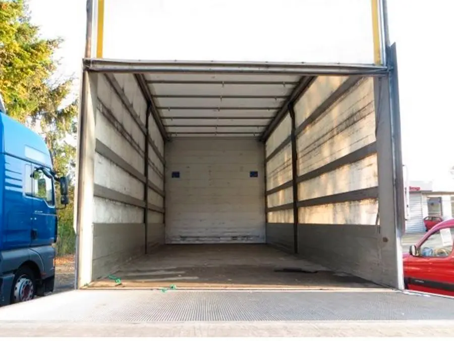 Mercedes-Benz Atego 1218L, 12/2011, штора-борт 44м3, гидролифт, 2 спальника - фото 2