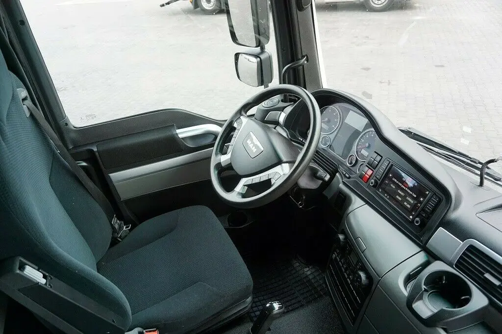 MAN TGL 12.250 BL, 01/2018 год, штора 55 м3, ворота, высокая кабина, без пробега по РФ - фото 4