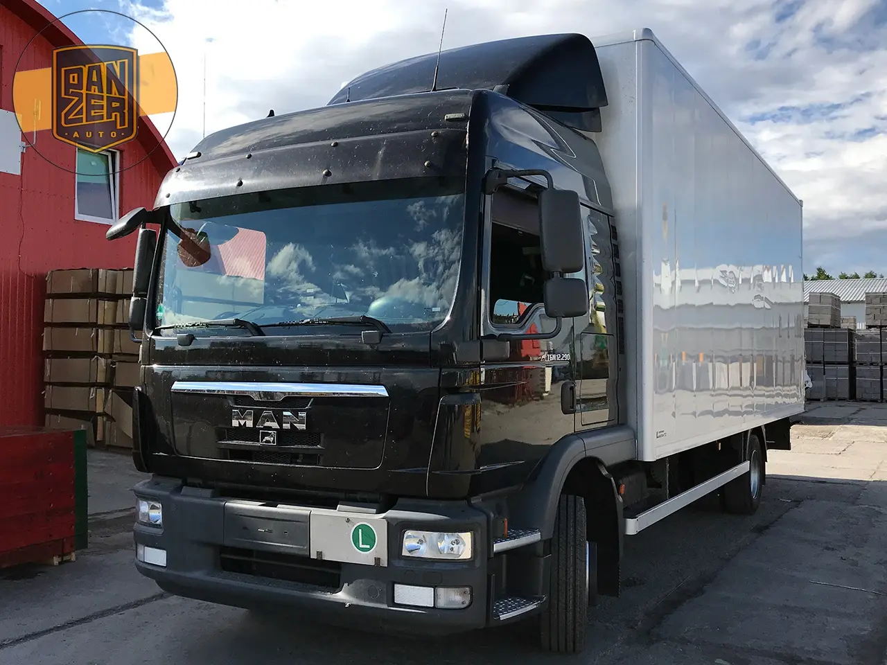 MAN TGM 12.290, 2013г, фургон 52 м3, гидролифт, боковая дверь - фото