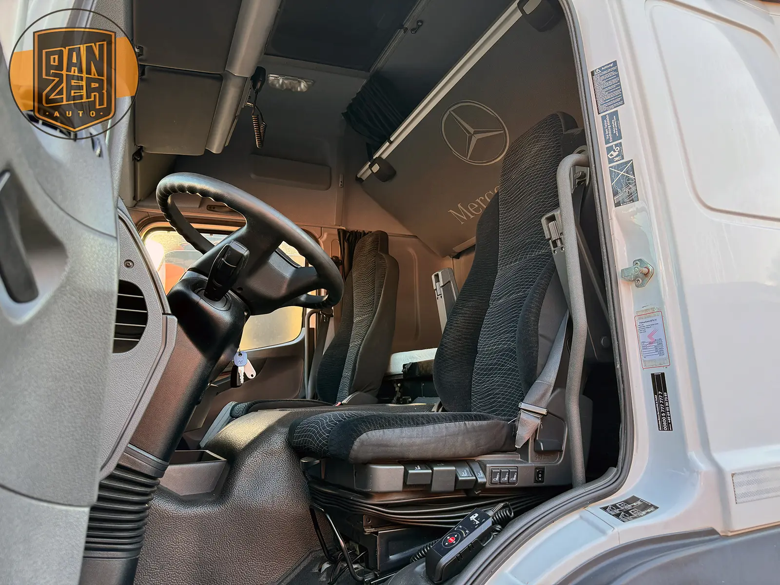 Mercedes-Benz Atego 1230, 2018 год, штора 50 м3, гидроборт, 2 спальника 4