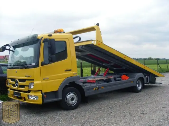 Эвакуатор Mercedes-Benz Atego 818L со сдвижной платформой, очками и лебедкой, 3-х местный салон, 2011г.в. - фото