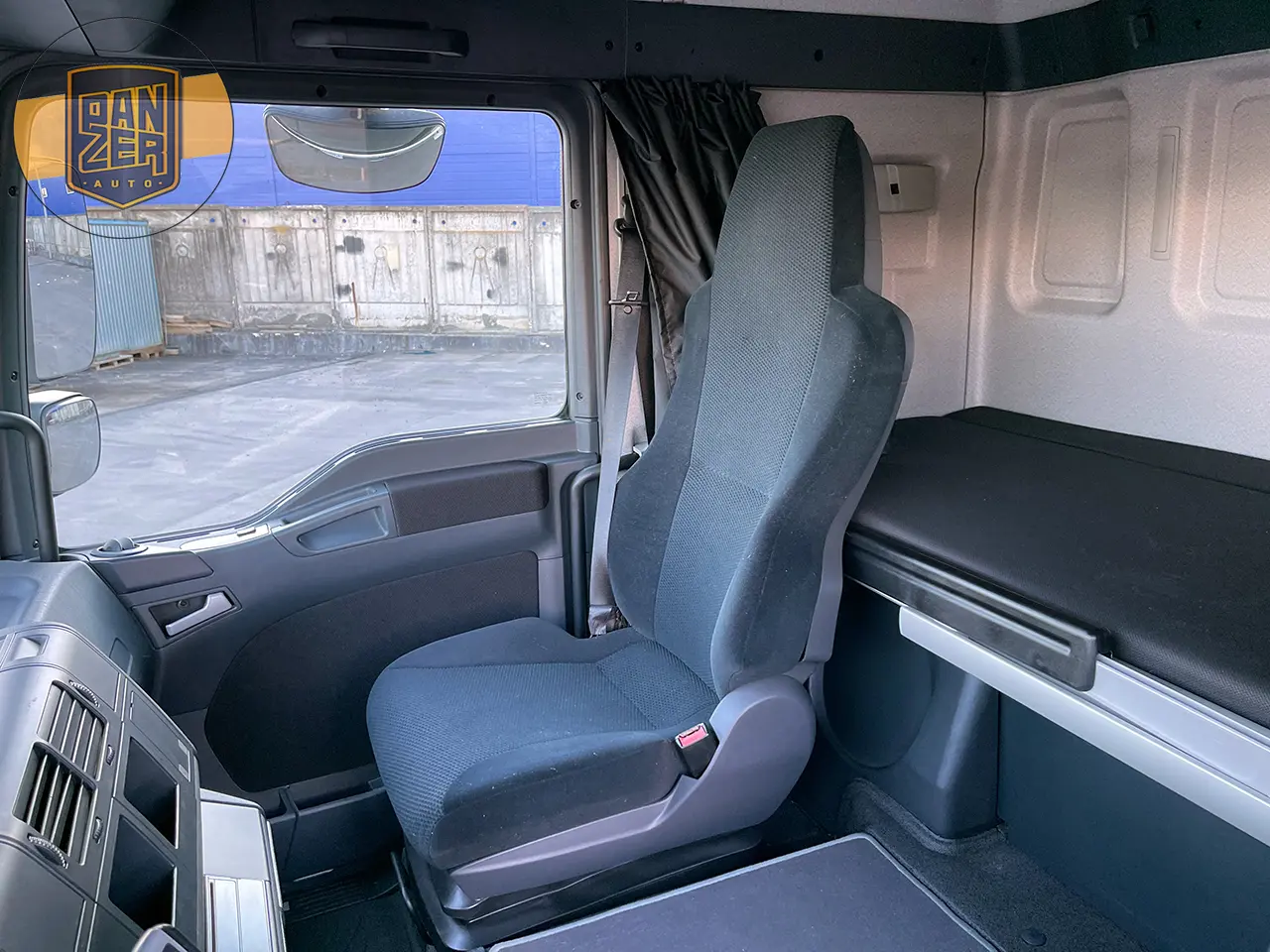 MAN TGM 12.250 BL, рефрижератор битемпературный 51 м3, Евро-5, спальная кабина, гидролифт - фото 21