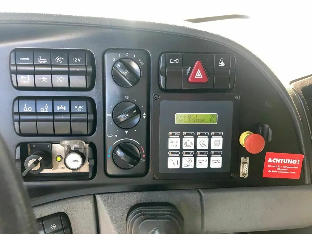 Мусоровоз Zoeller на шасси Mercedes-Benz Actros 2536, 2012 год - фото 14