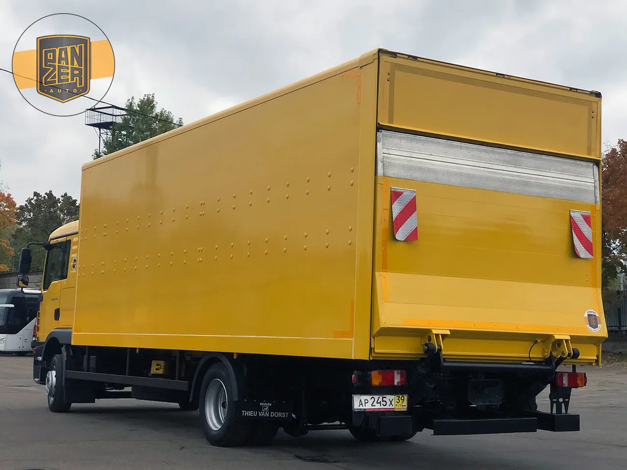 MAN TGM 12.250, 12/2012 год, фургон 46 кубов с гидролифтом - фото