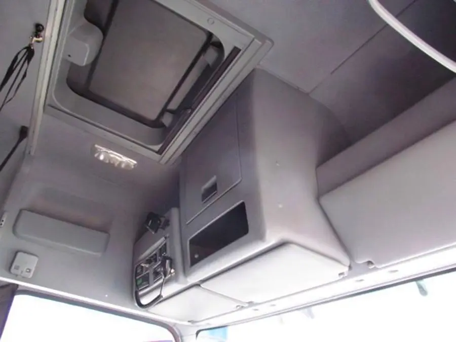 Mercedes Atego 1224 L, 2013 г, штора-борт, ворота, 2 спальника - фото 7