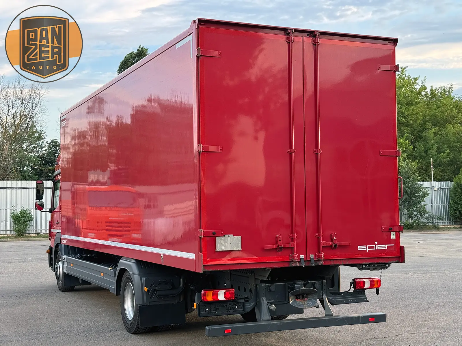mercedes-benz atego 1230, 2019 год, фургон 18 палет с воротами