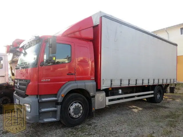 Mercedes-Benz Axor 1829 L, штора 44м3, все загрузки, длина 7.2м, гидролифт, г/п 10т, спальник - фото