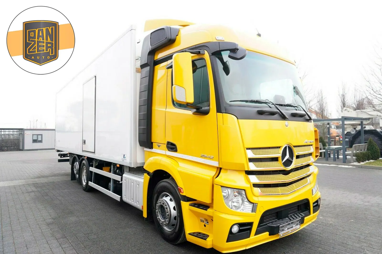 Рефрижератор Mercedes Actros 2542, 2017 год, 22 европалета, боковая дверь, без пробега по РФ - фото