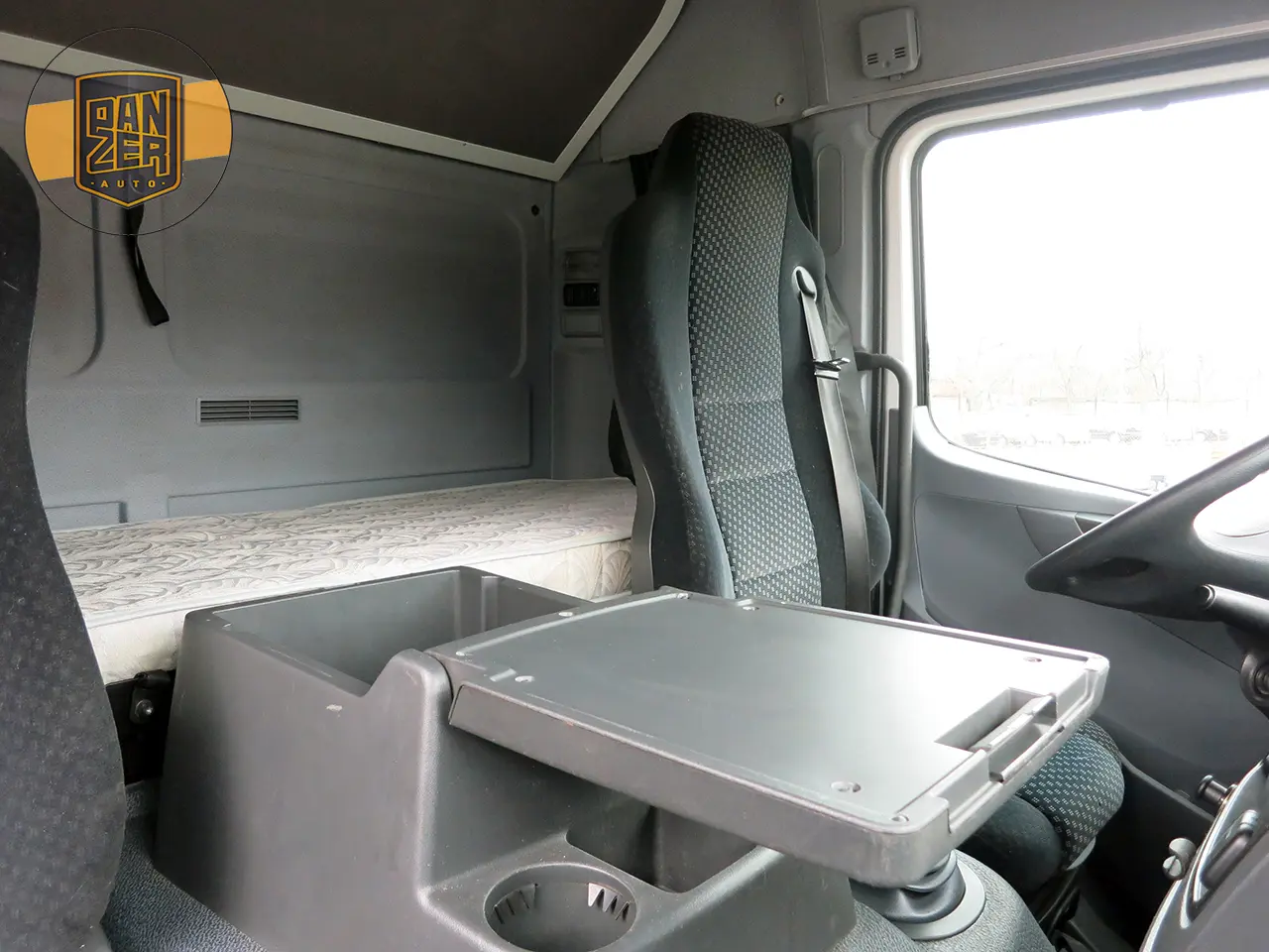 Mercedes Atego 1224L, 02/2013г, штора 50 м3, гидролифт, 2 спальника - фото 16