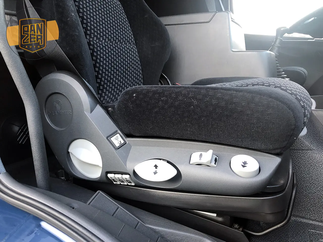 Mercedes Atego 1229L, 10/2012г, штора 49 кубов, ворота и гидроборт - фото 26