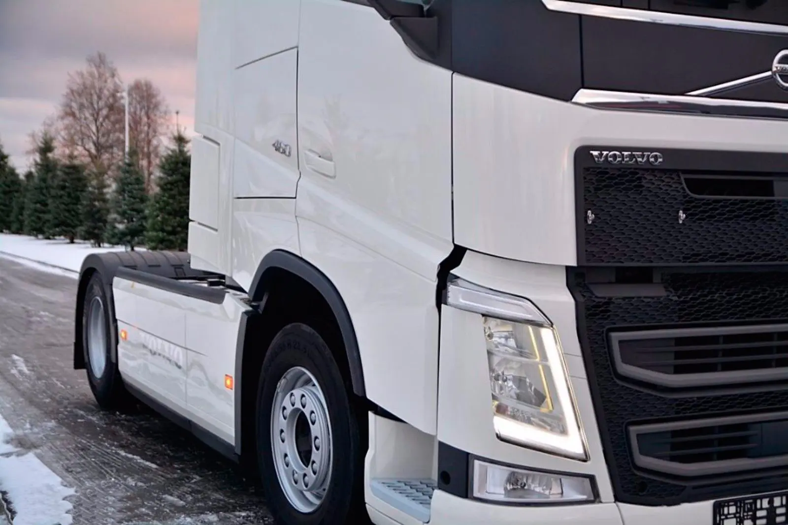 Тягач Volvo FH 460, 2016 год, 469 л.с., кабина Globetrotter XL, без пробега по РФ - фото-детальных 9
