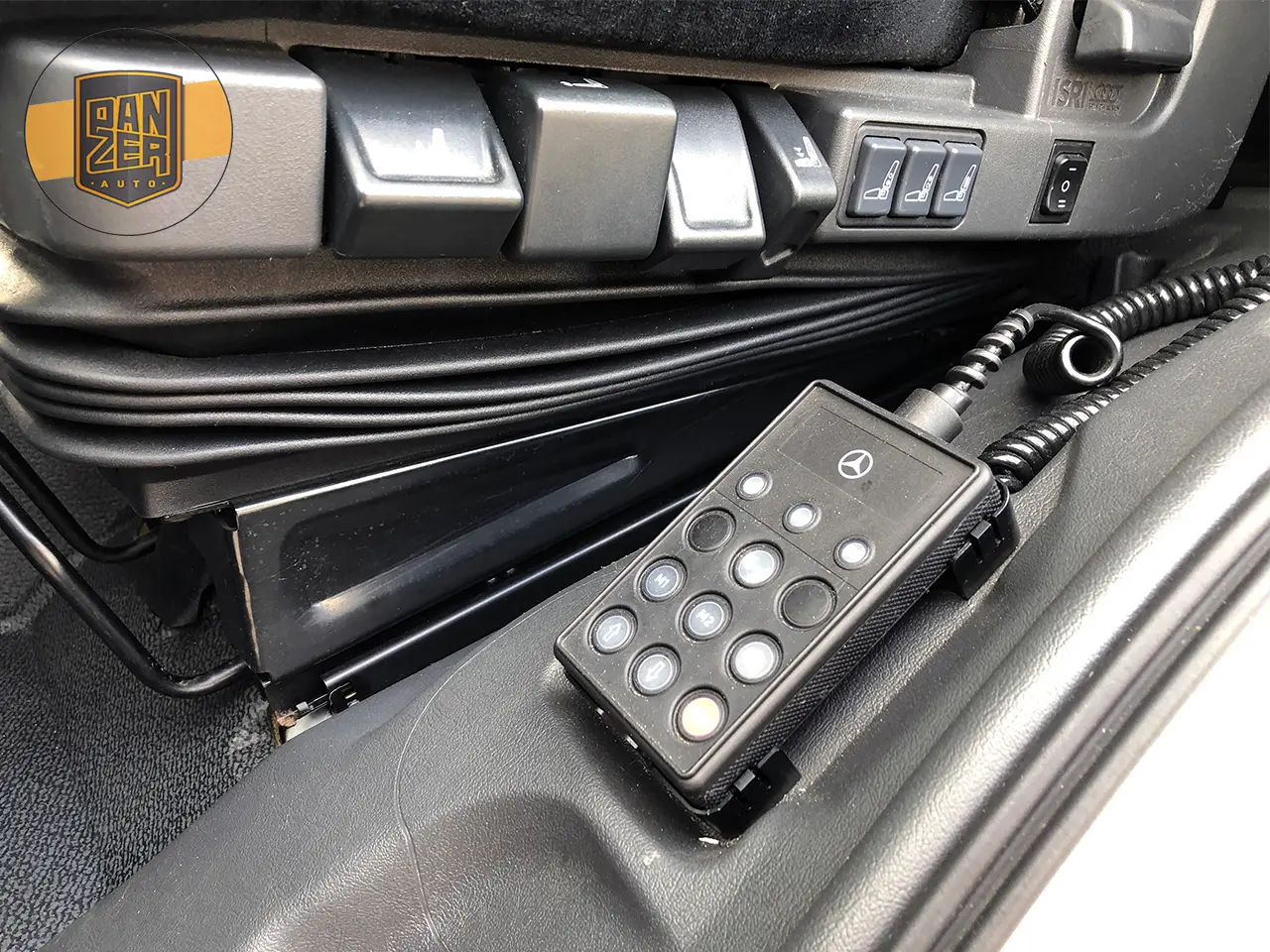 Mercedes-Benz Atego 1229, 2013 год, штора 51 м3, гидроборт, 2 спальника - фото 25