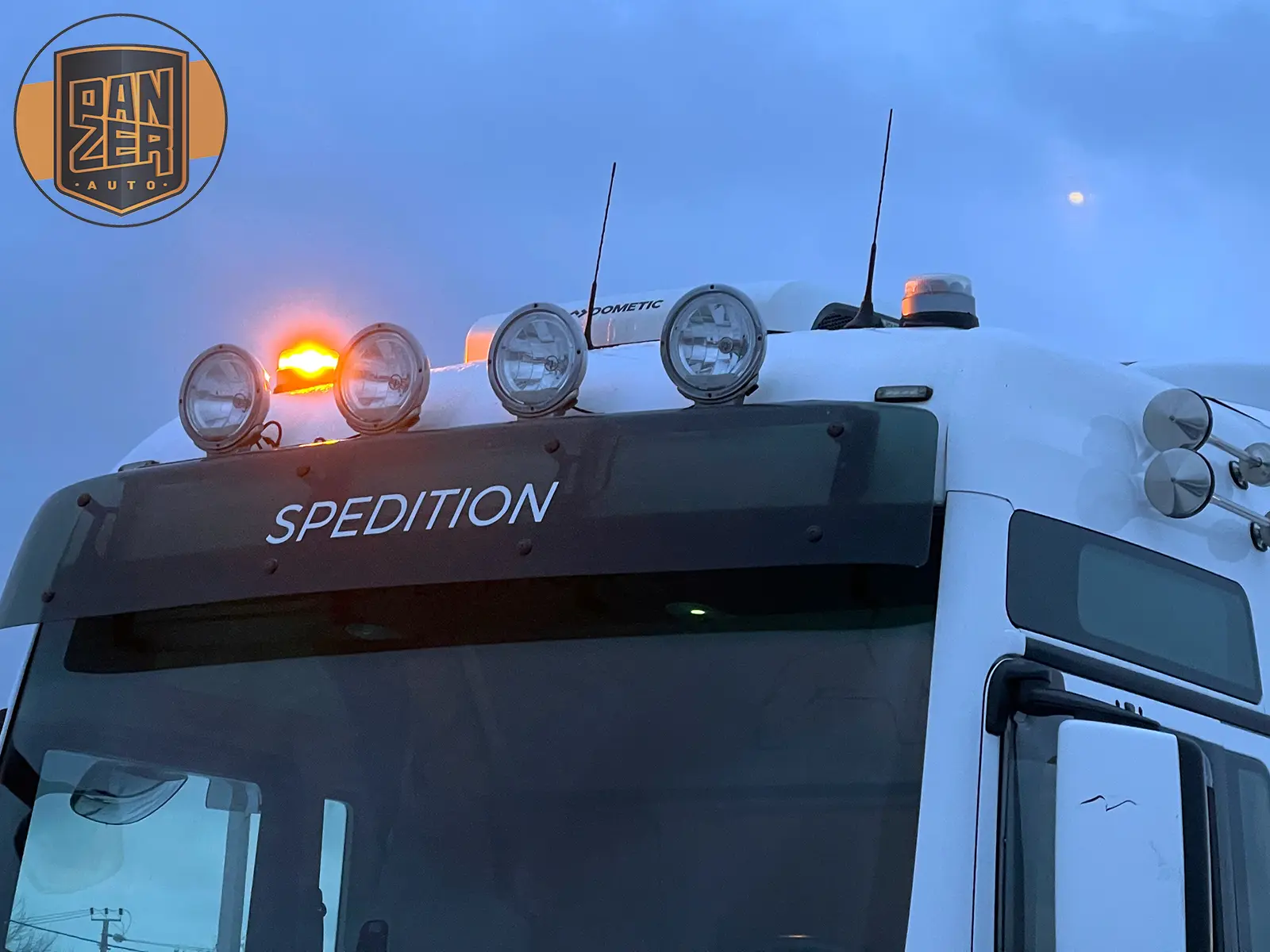 MAN TGX 18.500, тягач 4х2, XXL кабина, 2 бака, максимальная комплектация - фото-детальных 13