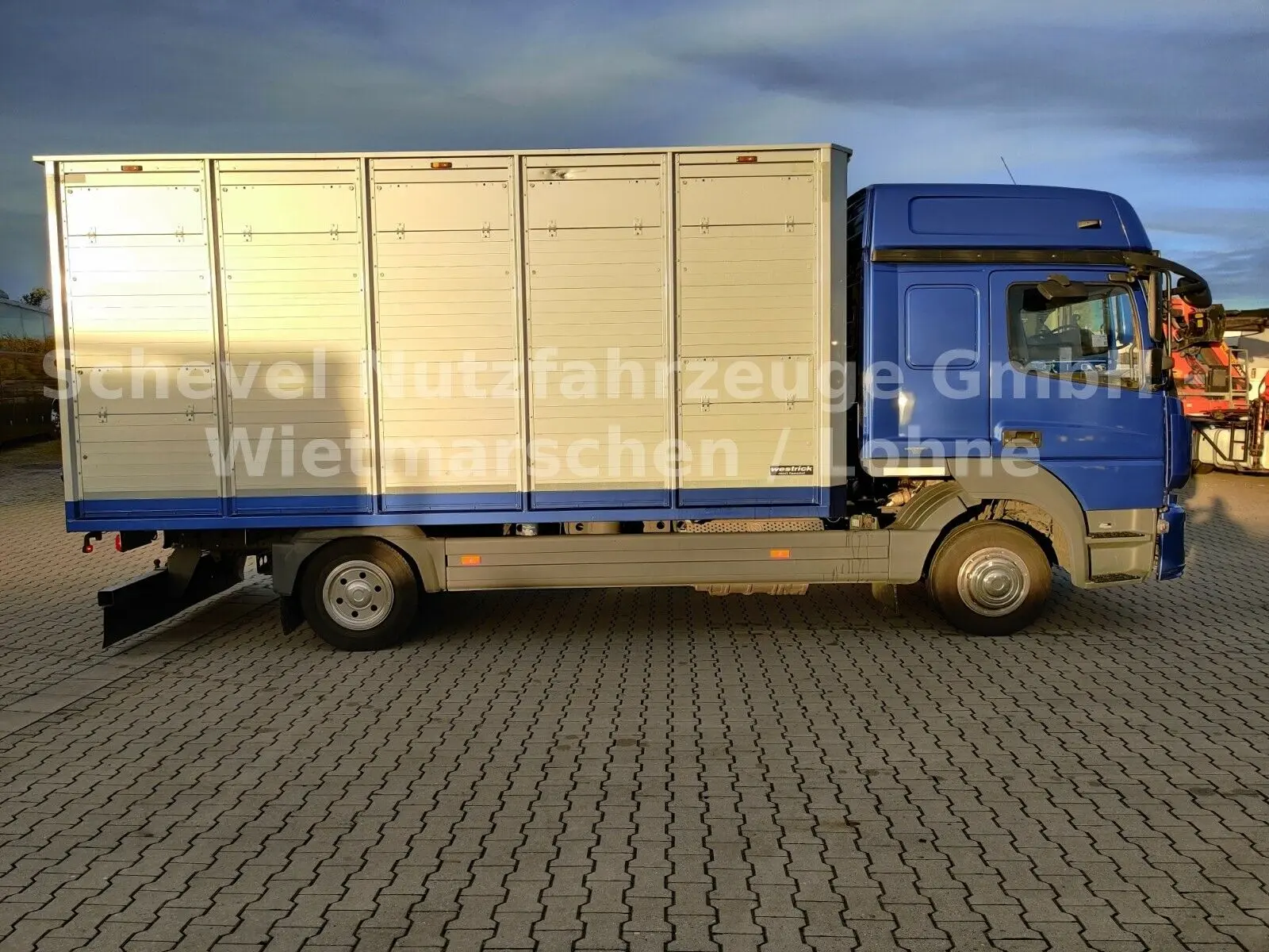 Грузовик для перевозки животных Mercedes Atego 1023, 2014 год, алюминиевый скотовоз 28 м3 - фото 10