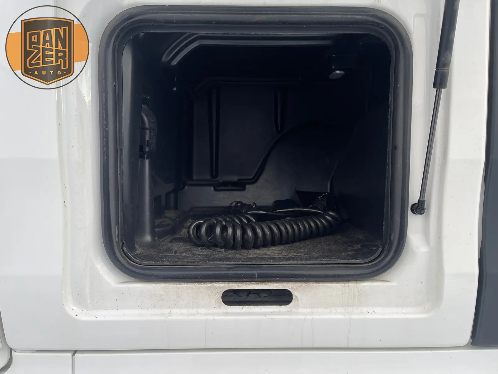 MAN TGX 18.500, тягач 4х2, XXL кабина, 2 бака, максимальная комплектация - фото-детальных 25