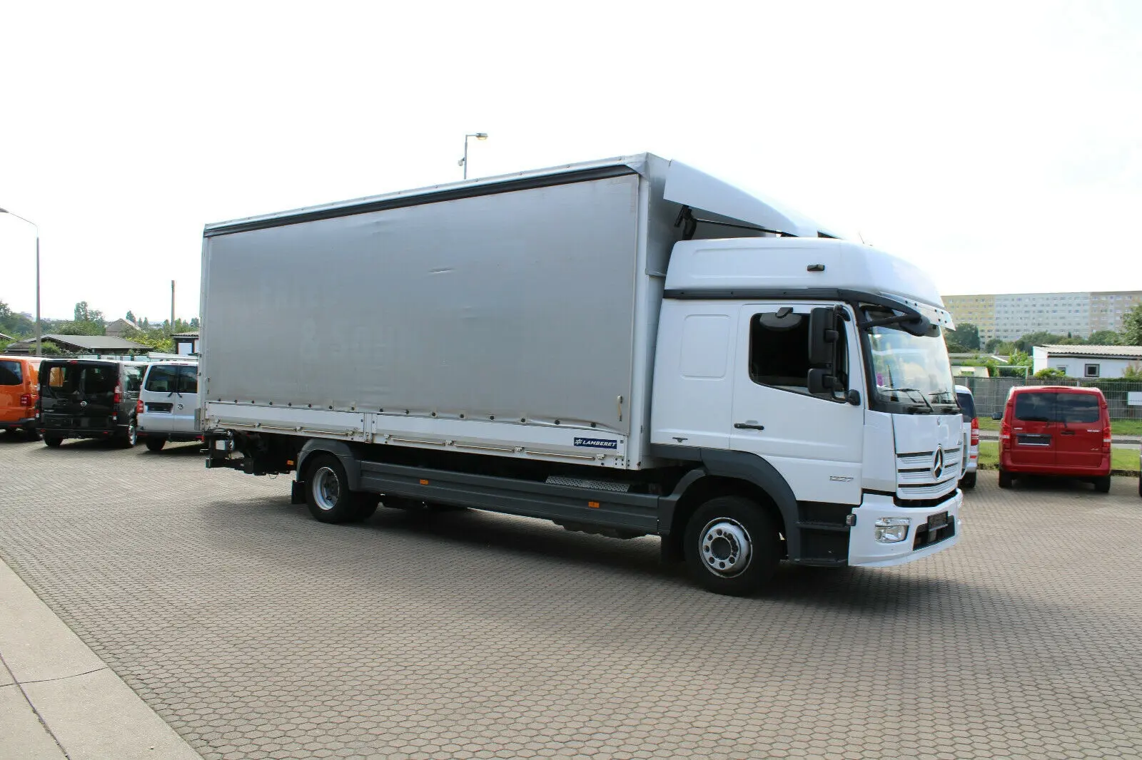 Mercedes Atego 1227 L, 10/2016 год, шторно-бортовая надстройка 46 м3, гидролифт, высокая кабина - фото 7