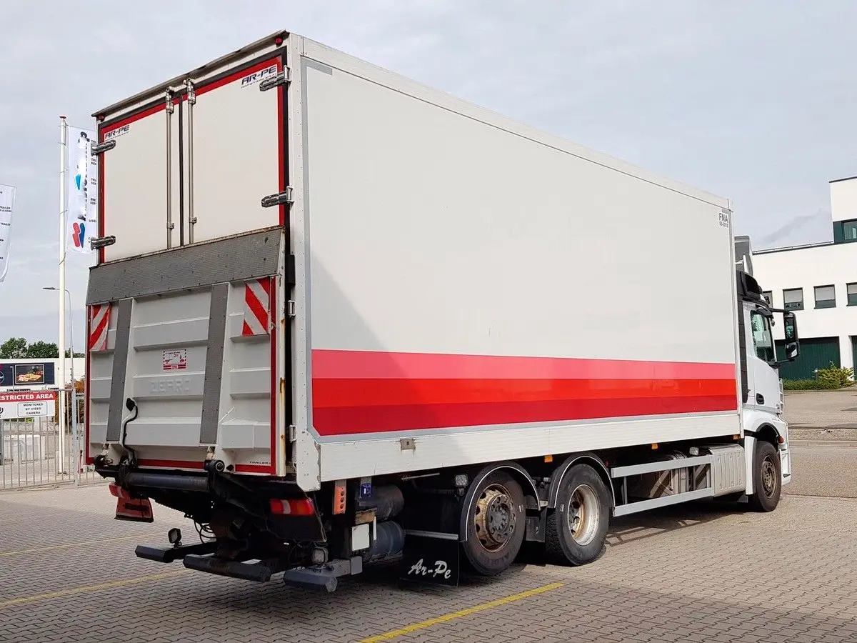 Mercedes Actros 2544 MP4, 2012г, рефрижератор 54 м3, г/п 15тонн, гидролифт - фото