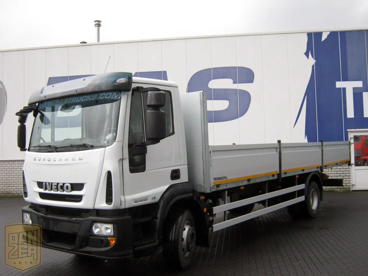 Iveco EuroCargo ML160E22, 2012г, бортовой грузовик, борт 7.8 м, 3-х местный, состояние нового - фото