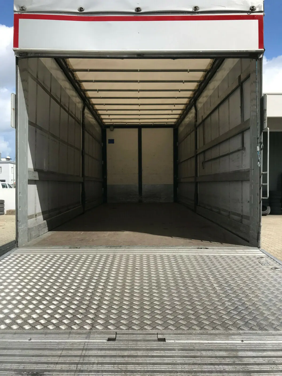 Mercedes Atego 1224 L NEW, 2014 год, штора 48 м3, гидролифт, пробег 173 тыс.км - фото 2
