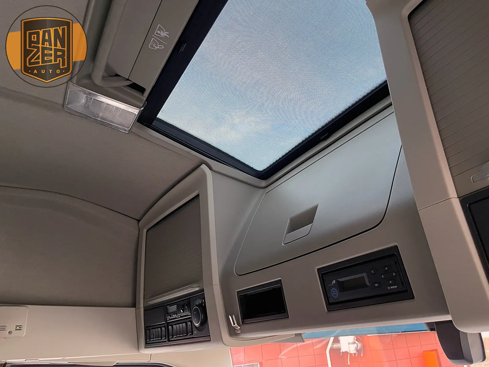 Тягач Volvo FH 500 6x4, 2018 год, подъемная ось, из Германии - фото-детальных 42