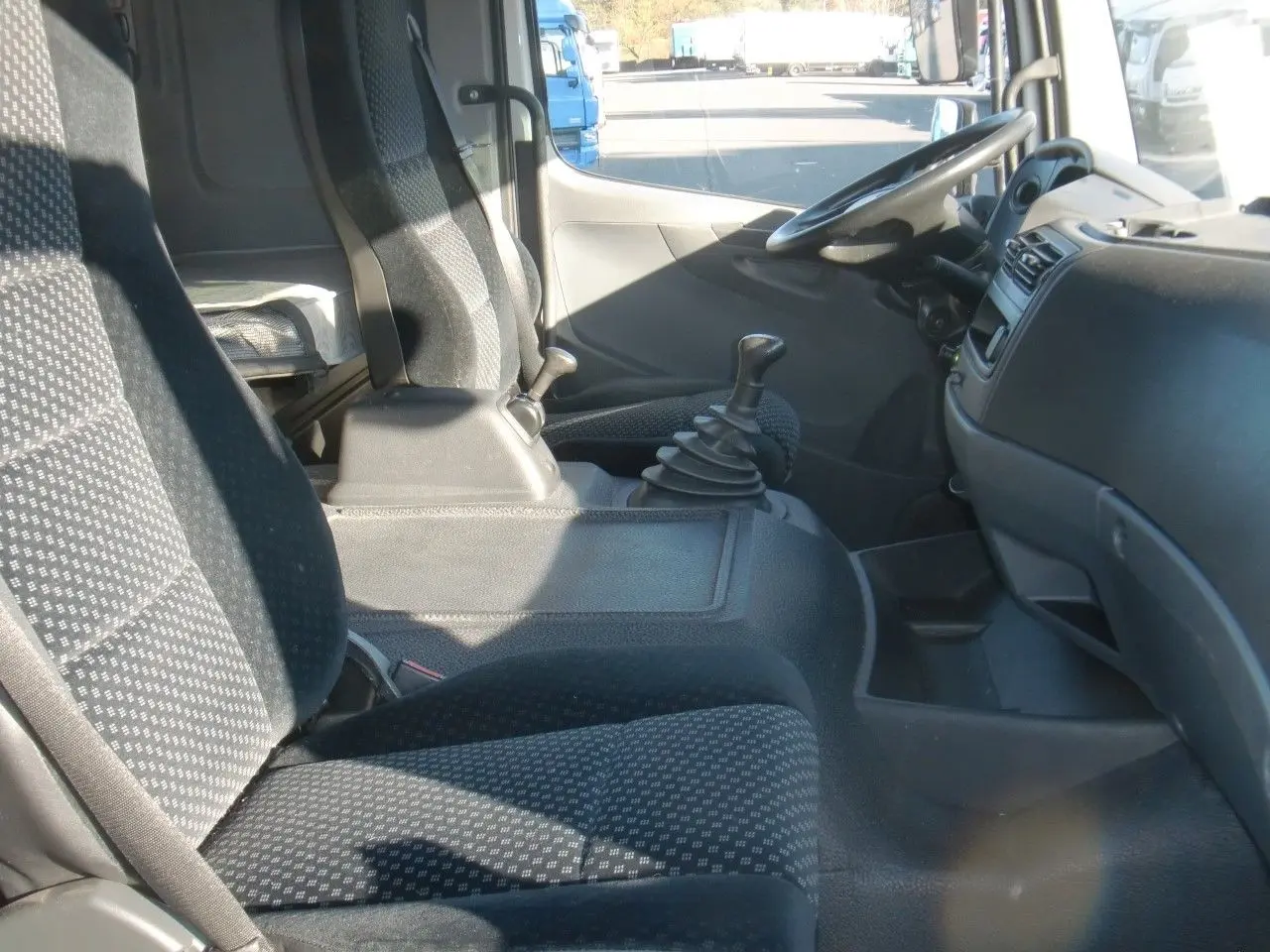 Mercedes Atego 1224 L, штора, ворота, все загрузки, без пробега по РФ - фото 5